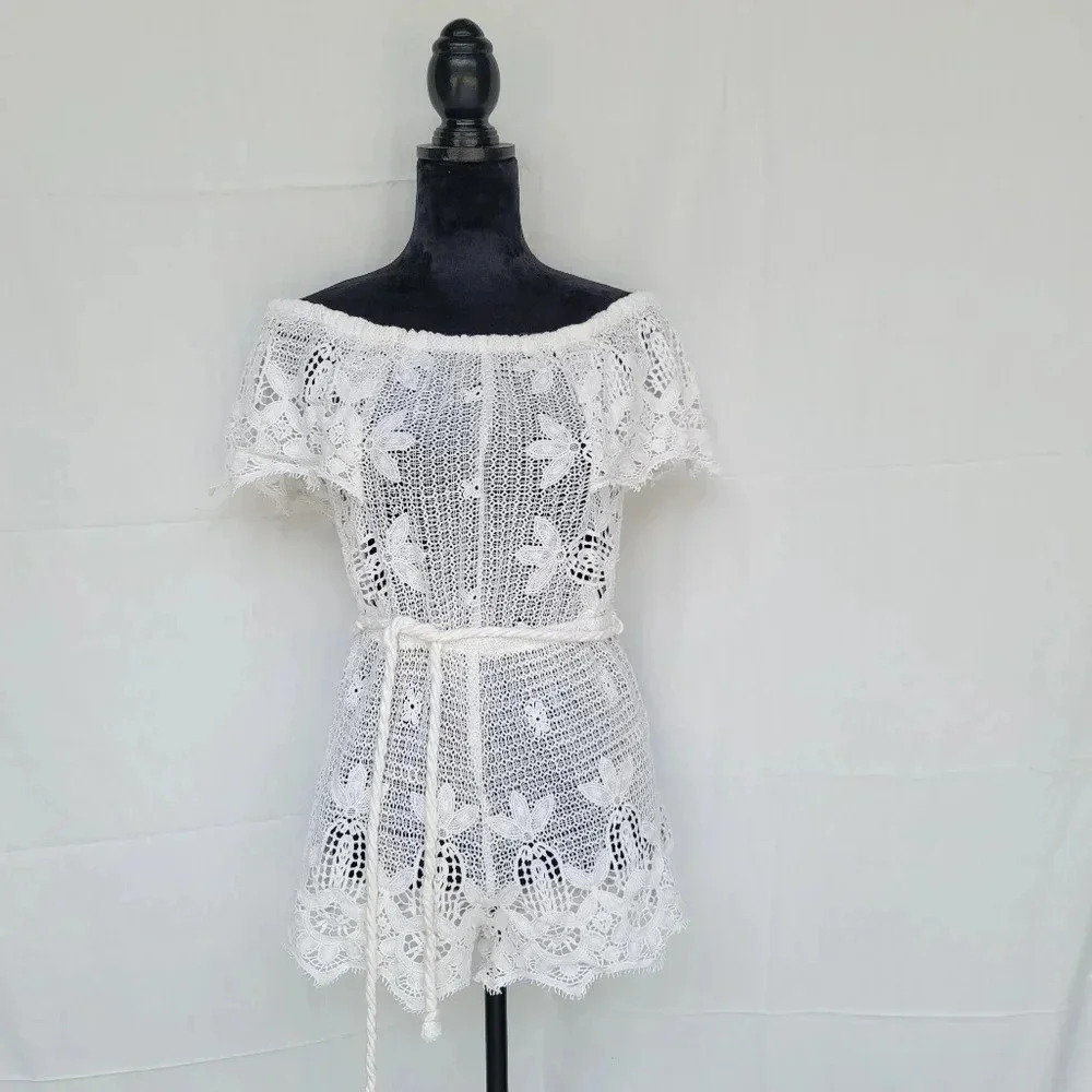 Seek the Label Boho Lace Shorts Romper Plunging V Neck Line White Size Small